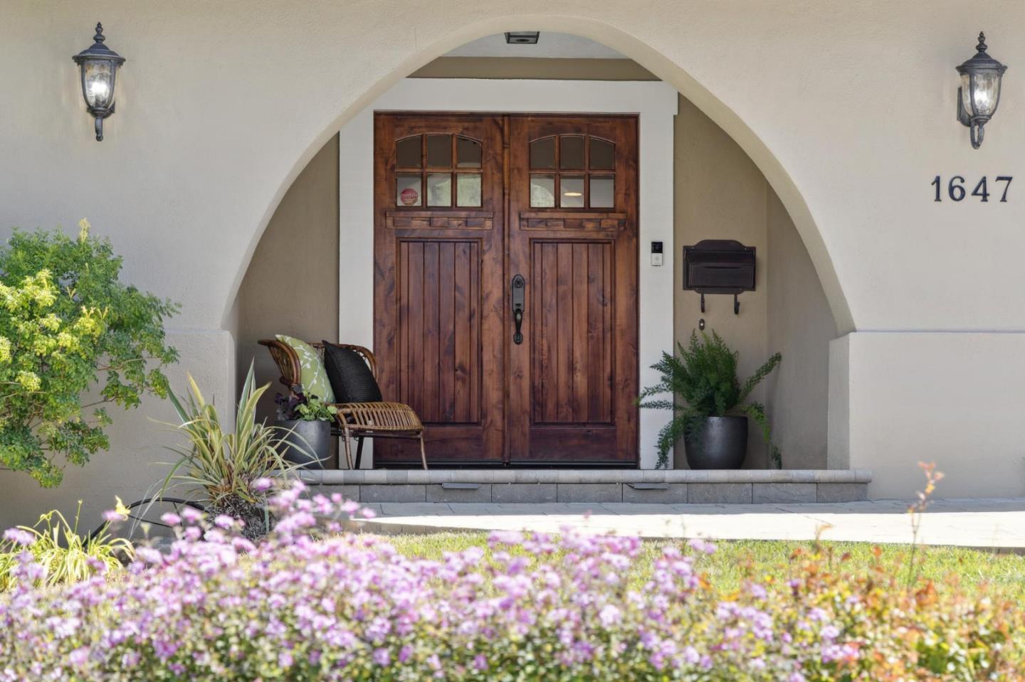 Detail Gallery Image 5 of 69 For 1647 Overland Dr, San Mateo,  CA 94403 - 4 Beds | 2/1 Baths