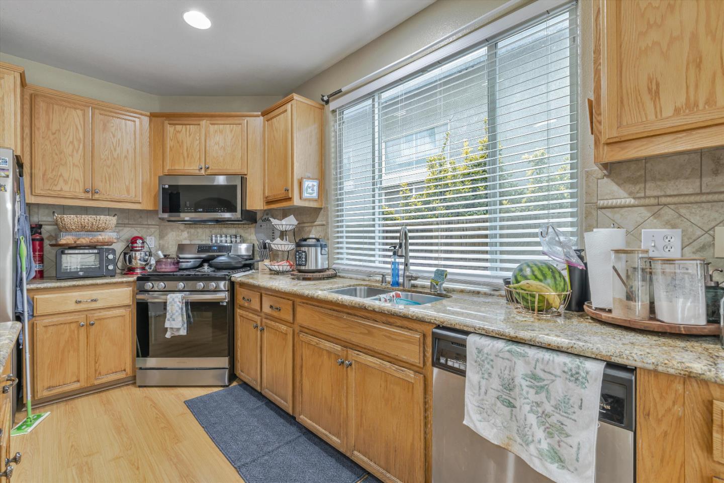Detail Gallery Image 11 of 35 For 4064 Montgomery Hill Dr, Antioch,  CA 94531 - 4 Beds | 3 Baths