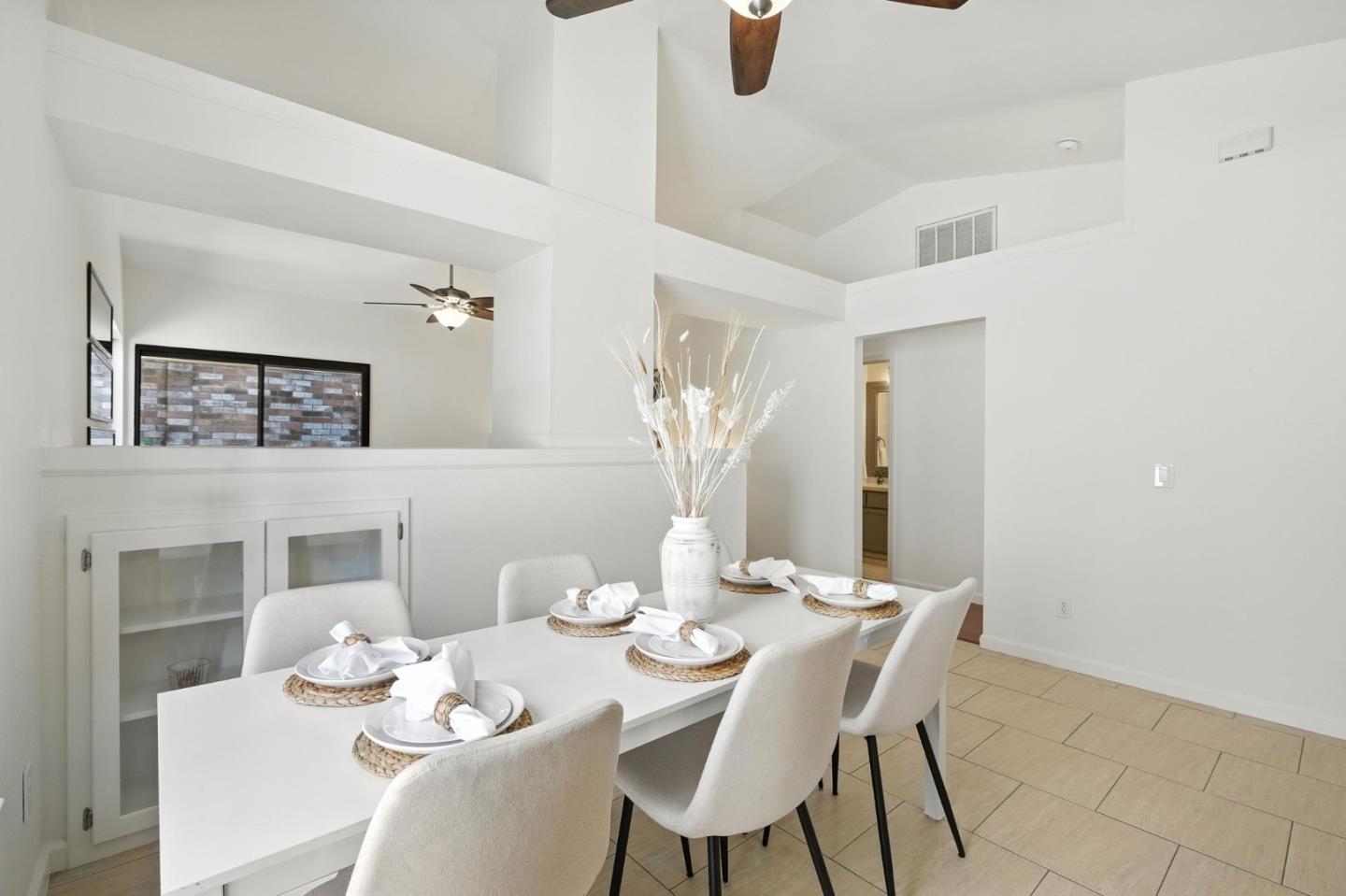 Detail Gallery Image 10 of 29 For 9345 Ivydale Cir, Elk Grove,  CA 95758 - 2 Beds | 2 Baths