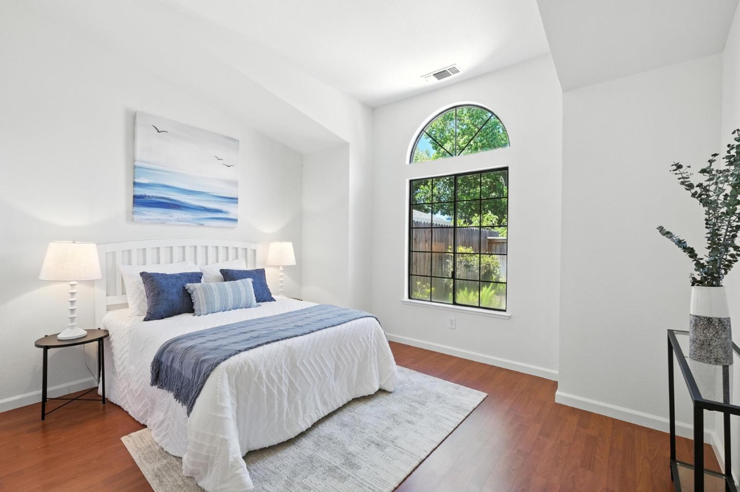 Detail Gallery Image 13 of 29 For 9345 Ivydale Cir, Elk Grove,  CA 95758 - 2 Beds | 2 Baths