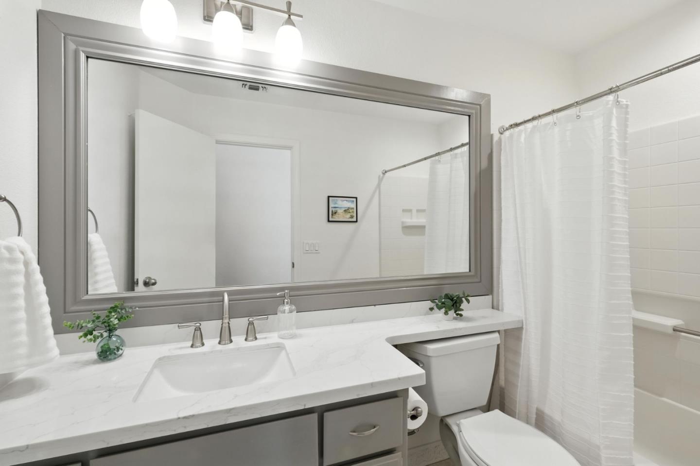 Detail Gallery Image 17 of 29 For 9345 Ivydale Cir, Elk Grove,  CA 95758 - 2 Beds | 2 Baths