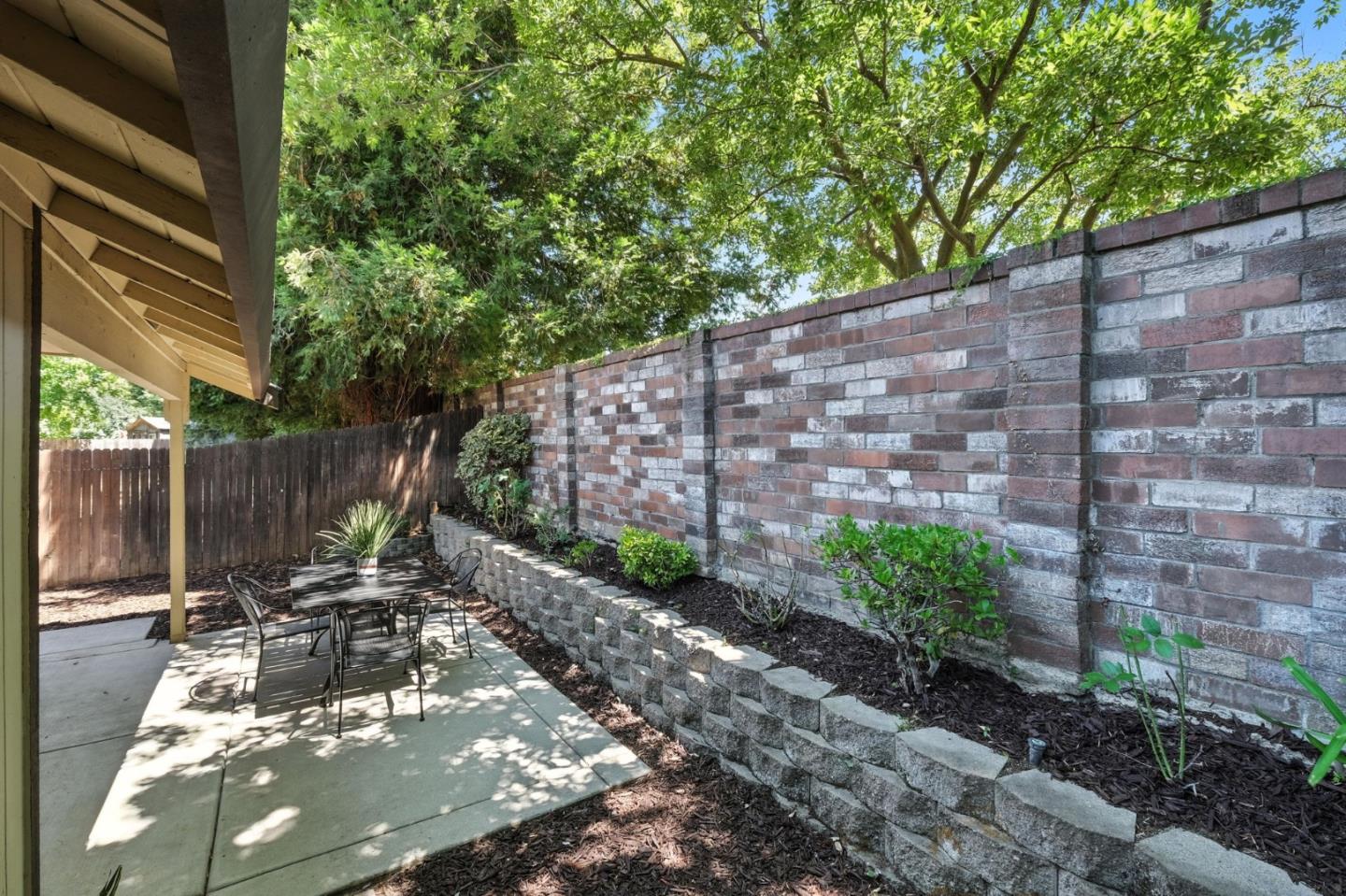Detail Gallery Image 28 of 29 For 9345 Ivydale Cir, Elk Grove,  CA 95758 - 2 Beds | 2 Baths