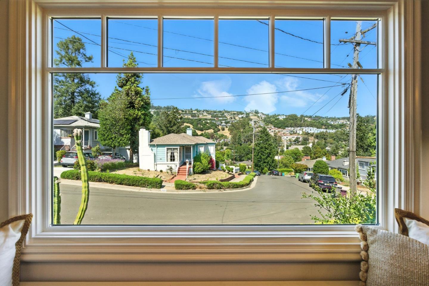 Detail Gallery Image 12 of 44 For 56 Selkirk St, Oakland,  CA 94619 - 3 Beds | 2 Baths