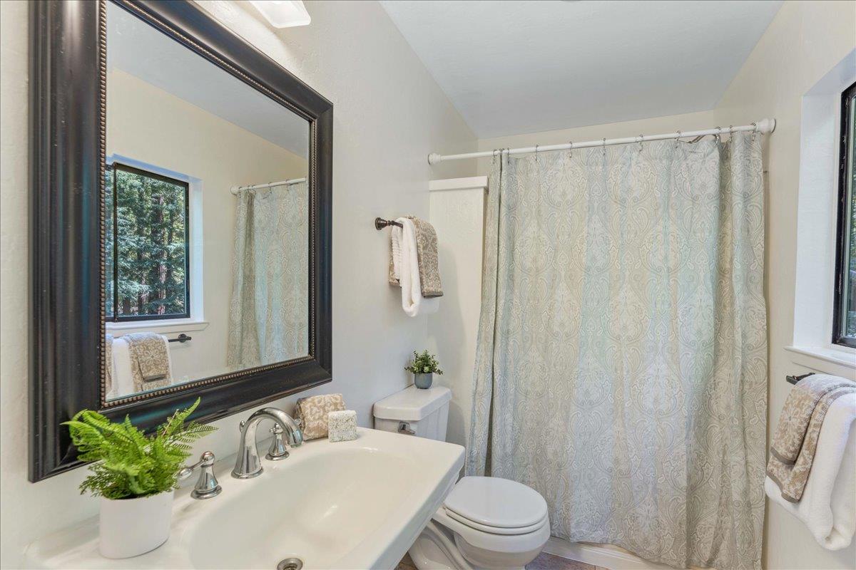 Detail Gallery Image 16 of 36 For 135 Sugar Valley Rd, Scotts Valley,  CA 95066 - 3 Beds | 2 Baths