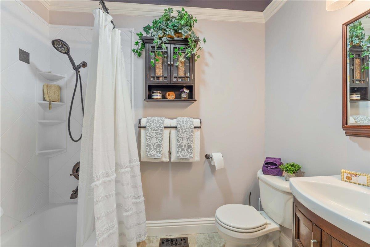 Detail Gallery Image 17 of 36 For 135 Sugar Valley Rd, Scotts Valley,  CA 95066 - 3 Beds | 2 Baths