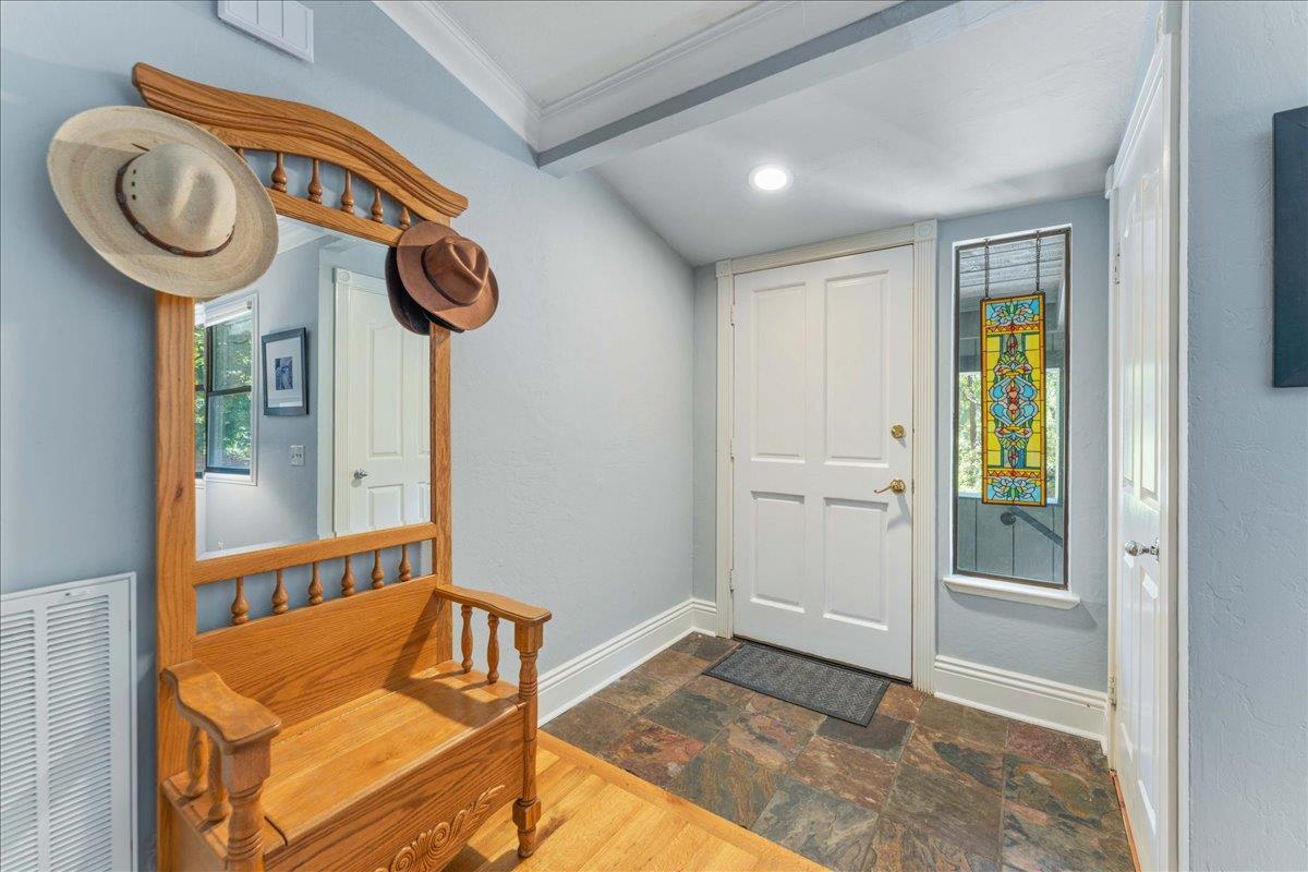 Detail Gallery Image 4 of 36 For 135 Sugar Valley Rd, Scotts Valley,  CA 95066 - 3 Beds | 2 Baths