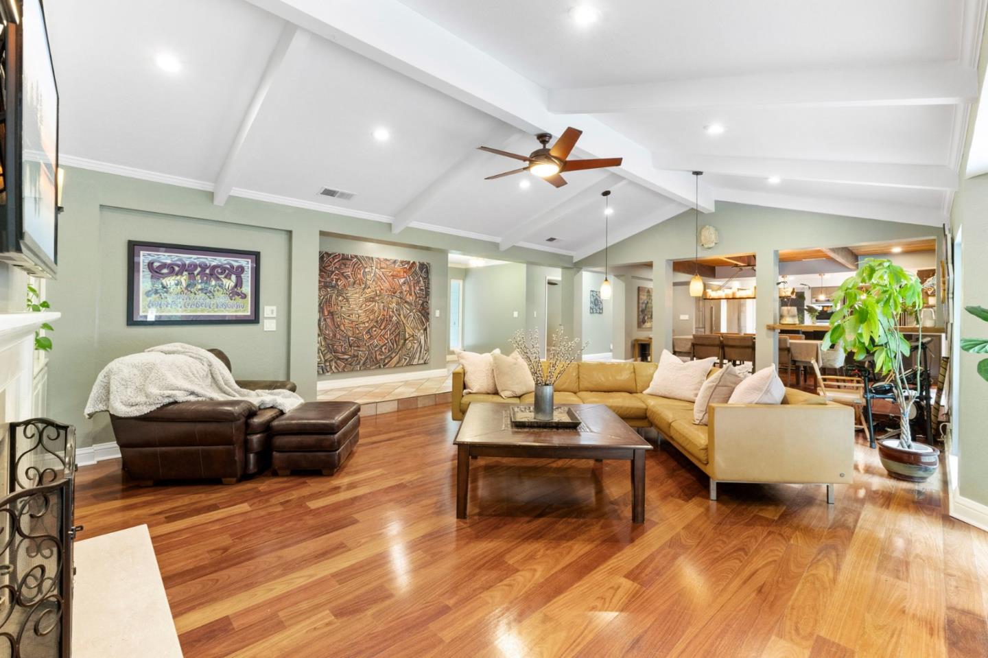 Detail Gallery Image 4 of 35 For Address Not Disclosed, Santa Cruz,  CA 95060 - 3 Beds | 2/1 Baths