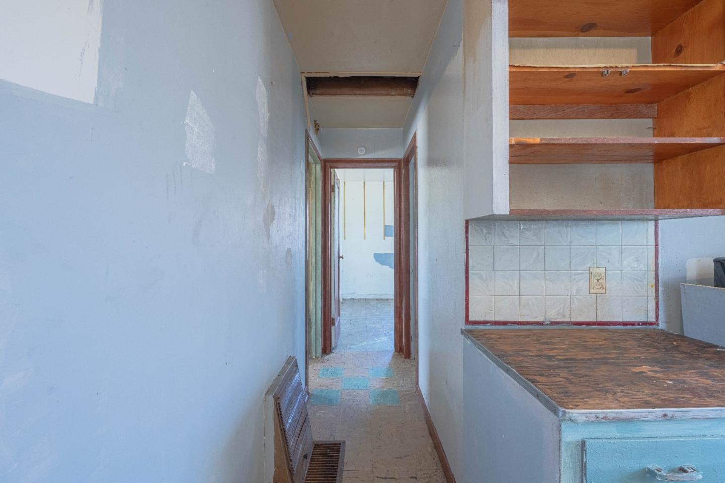 Detail Gallery Image 18 of 32 For 31 Riker St, Salinas,  CA 93901 - 2 Beds | 1 Baths