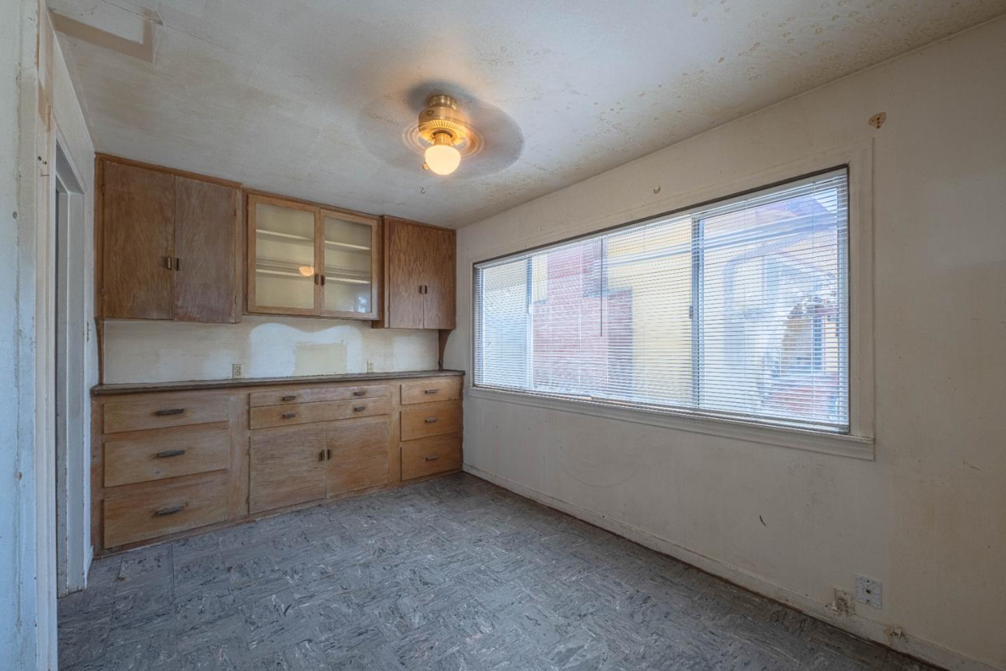 Detail Gallery Image 9 of 32 For 31 Riker St, Salinas,  CA 93901 - 2 Beds | 1 Baths