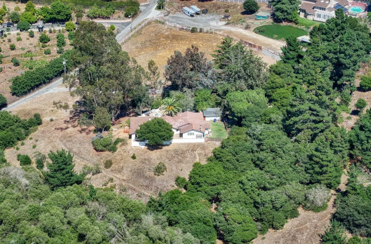 Detail Gallery Image 12 of 81 For 20210 Wilder Ct, Salinas,  CA 93907 - 4 Beds | 2/1 Baths