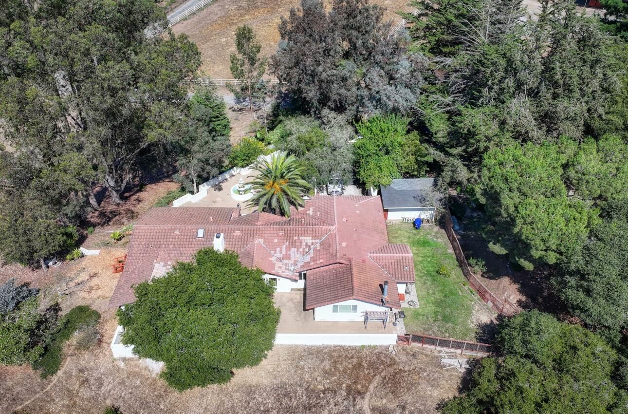 Detail Gallery Image 9 of 81 For 20210 Wilder Ct, Salinas,  CA 93907 - 4 Beds | 2/1 Baths