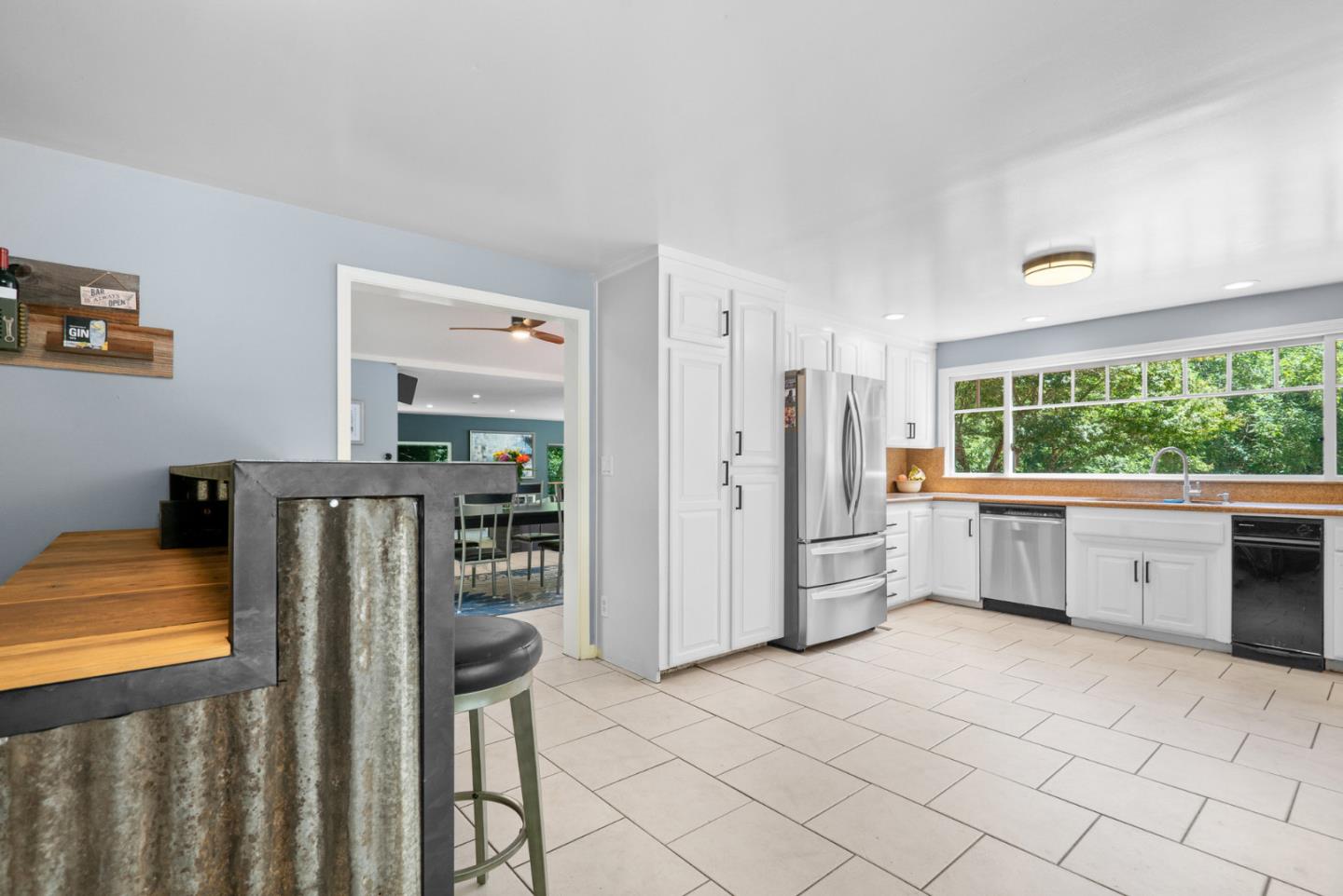 Detail Gallery Image 8 of 65 For 752 Glen Canyon Rd, Santa Cruz,  CA 95060 - 3 Beds | 2 Baths