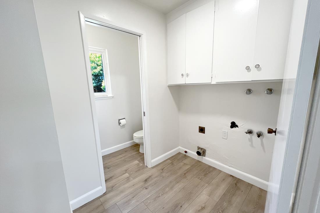 Detail Gallery Image 16 of 21 For 12141 Viewoak Dr, Saratoga,  CA 95070 - 4 Beds | 2/1 Baths