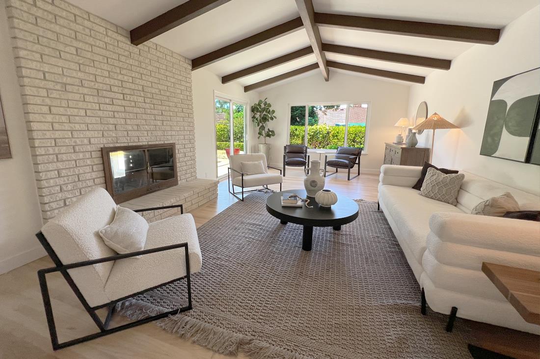 Detail Gallery Image 3 of 21 For 12141 Viewoak Dr, Saratoga,  CA 95070 - 4 Beds | 2/1 Baths