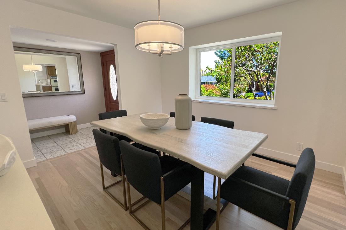 Detail Gallery Image 5 of 21 For 12141 Viewoak Dr, Saratoga,  CA 95070 - 4 Beds | 2/1 Baths
