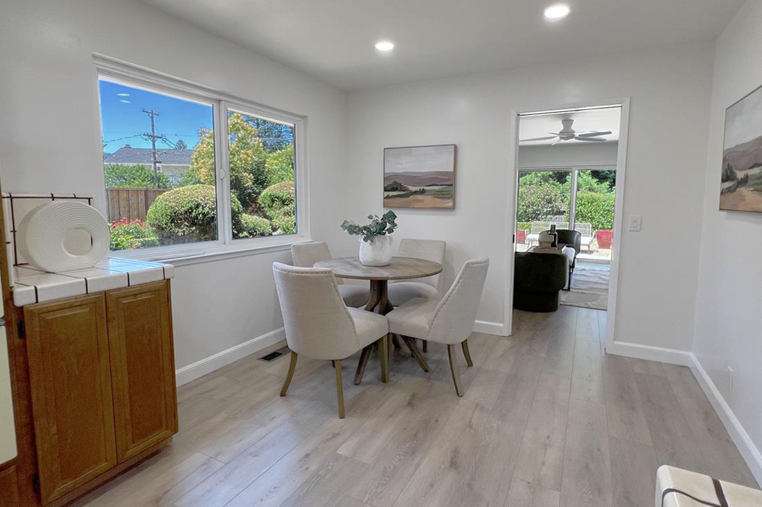 Detail Gallery Image 8 of 21 For 12141 Viewoak Dr, Saratoga,  CA 95070 - 4 Beds | 2/1 Baths