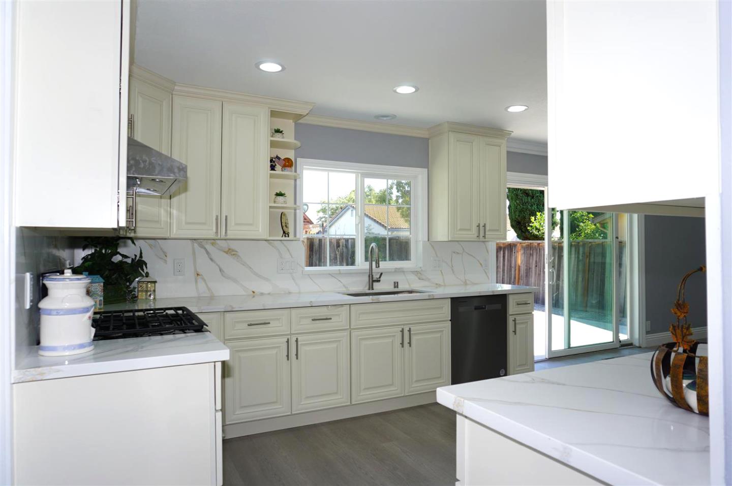 Detail Gallery Image 18 of 42 For 3342 San Saba Dr, San Jose,  CA 95148 - 4 Beds | 2/1 Baths