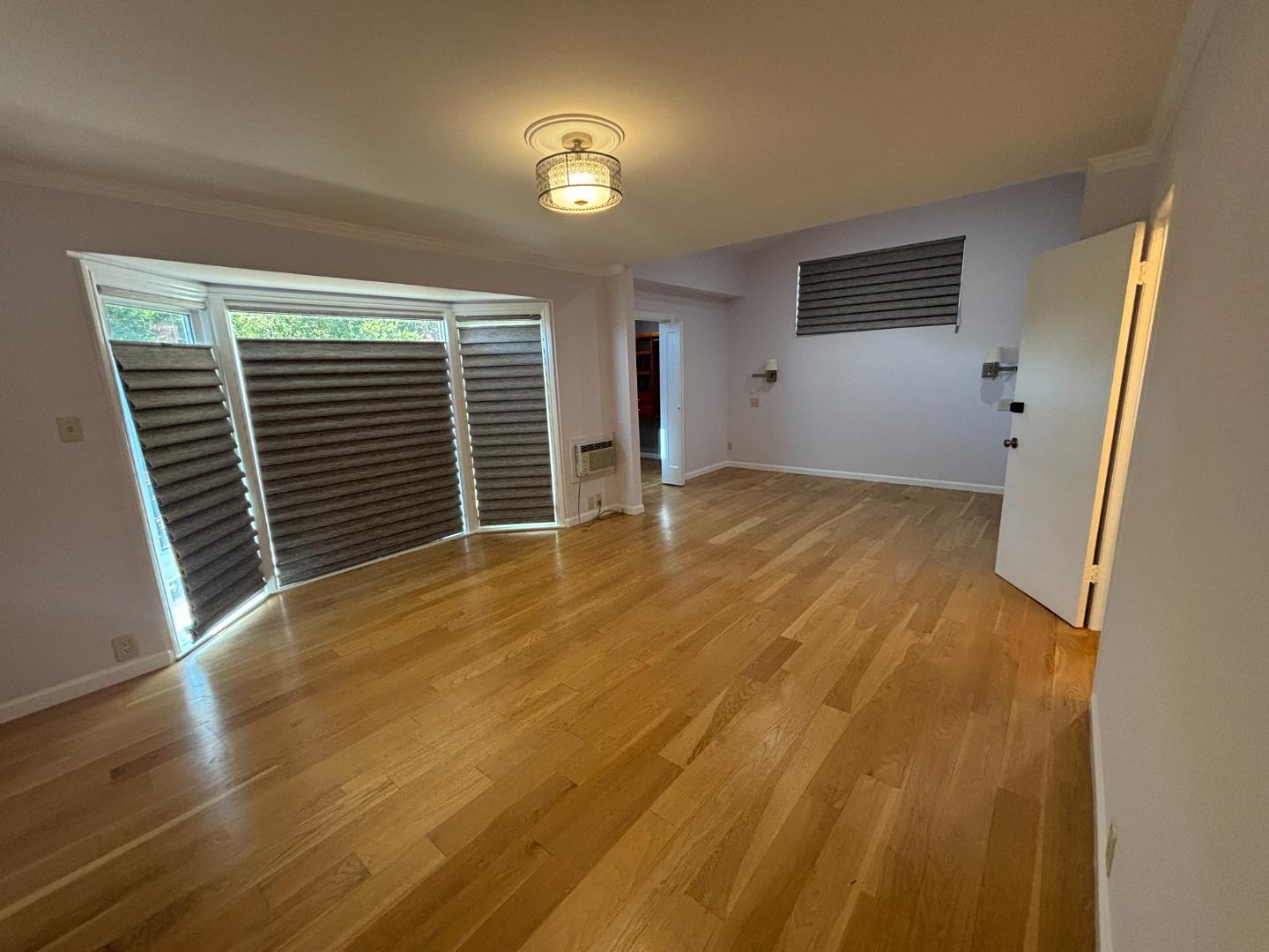 Detail Gallery Image 14 of 30 For 552 Summit Dr, Redwood City,  CA 94062 - 5 Beds | 6 Baths