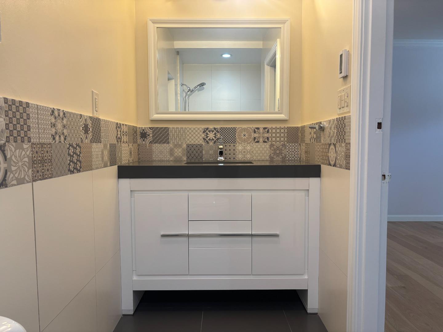 Detail Gallery Image 16 of 30 For 552 Summit Dr, Redwood City,  CA 94062 - 5 Beds | 6 Baths