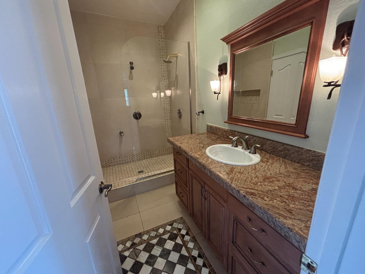 Detail Gallery Image 22 of 30 For 552 Summit Dr, Redwood City,  CA 94062 - 5 Beds | 6 Baths