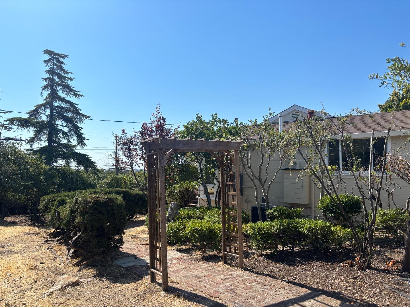 Detail Gallery Image 29 of 30 For 552 Summit Dr, Redwood City,  CA 94062 - 5 Beds | 6 Baths