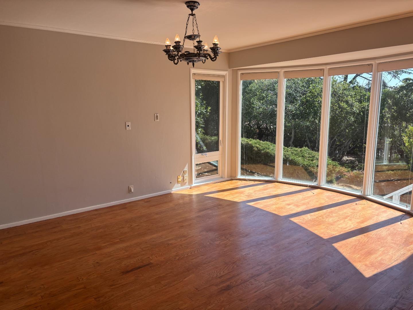Detail Gallery Image 5 of 30 For 552 Summit Dr, Redwood City,  CA 94062 - 5 Beds | 6 Baths