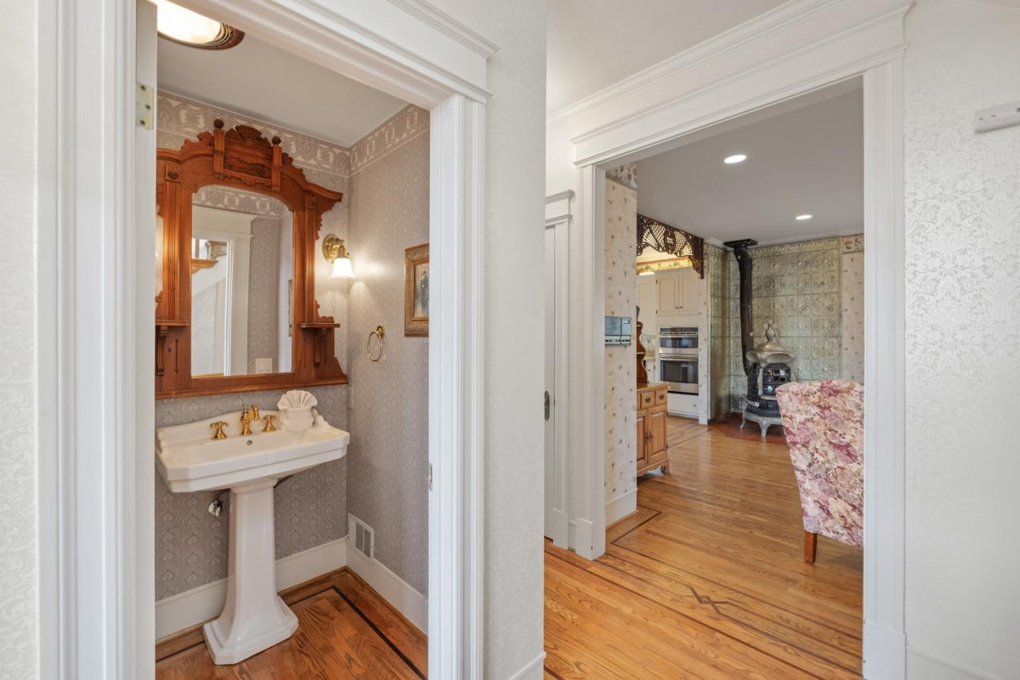 Detail Gallery Image 18 of 40 For 132 Forest Ave, Pacific Grove,  CA 93950 - 3 Beds | 2/1 Baths