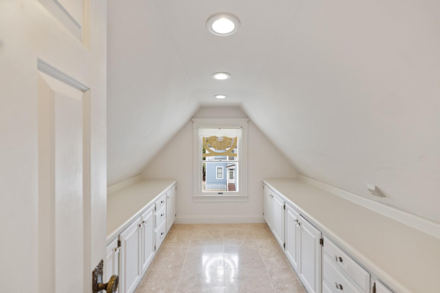 Detail Gallery Image 30 of 40 For 132 Forest Ave, Pacific Grove,  CA 93950 - 3 Beds | 2/1 Baths