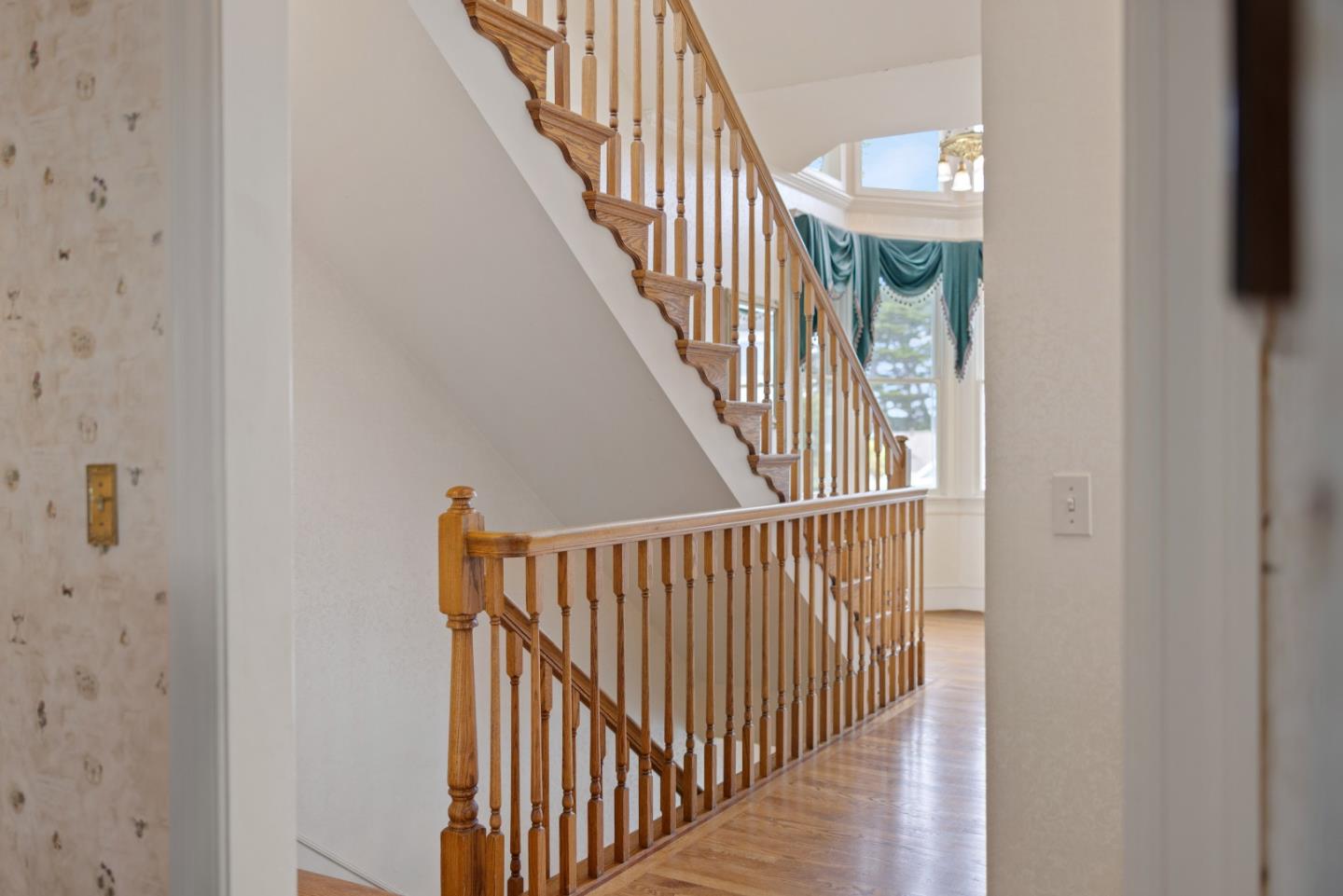 Detail Gallery Image 31 of 40 For 132 Forest Ave, Pacific Grove,  CA 93950 - 3 Beds | 2/1 Baths