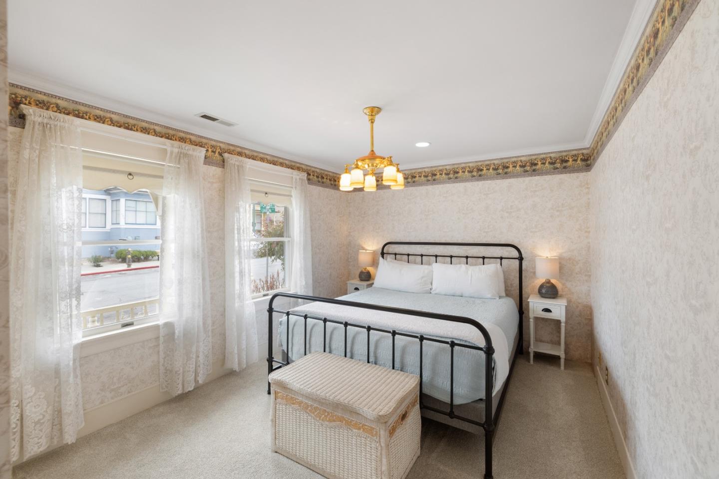 Detail Gallery Image 32 of 40 For 132 Forest Ave, Pacific Grove,  CA 93950 - 3 Beds | 2/1 Baths