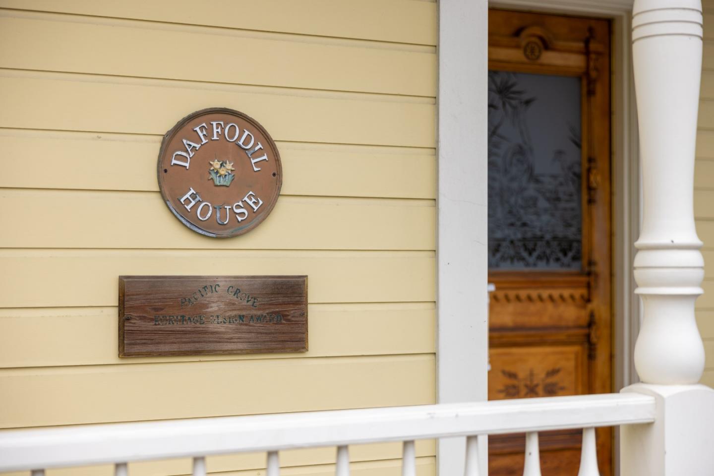 Detail Gallery Image 5 of 40 For 132 Forest Ave, Pacific Grove,  CA 93950 - 3 Beds | 2/1 Baths