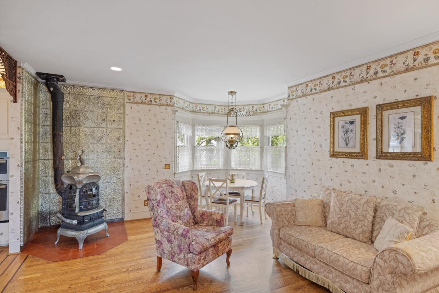 Detail Gallery Image 7 of 40 For 132 Forest Ave, Pacific Grove,  CA 93950 - 3 Beds | 2/1 Baths