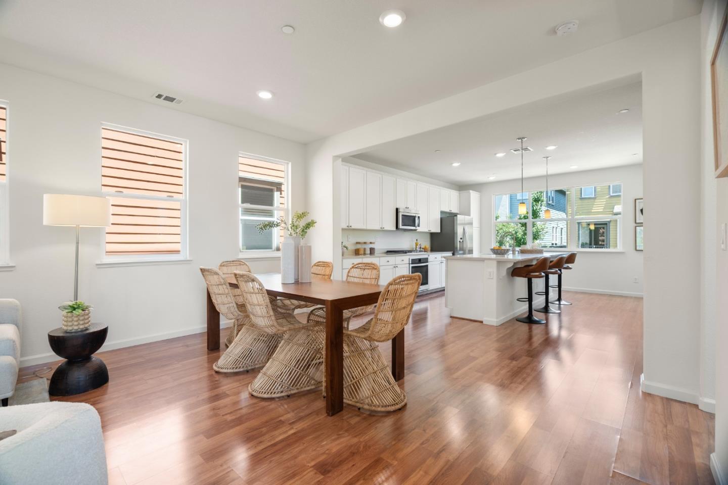 Detail Gallery Image 10 of 45 For 1789 Infinity Way, San Jose,  CA 95122 - 4 Beds | 3/1 Baths