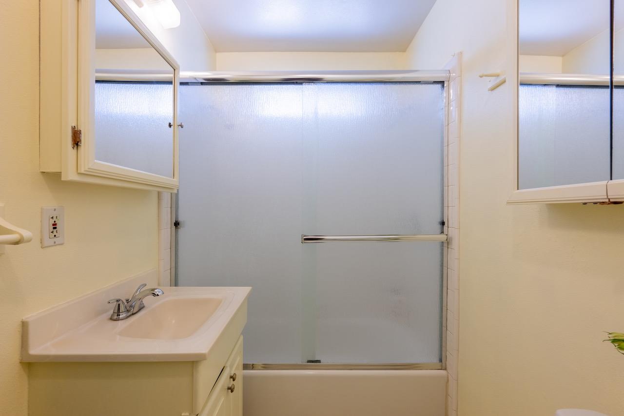 Detail Gallery Image 10 of 20 For 1700 Luxton St, Seaside,  CA 93955 - 2 Beds | 1 Baths