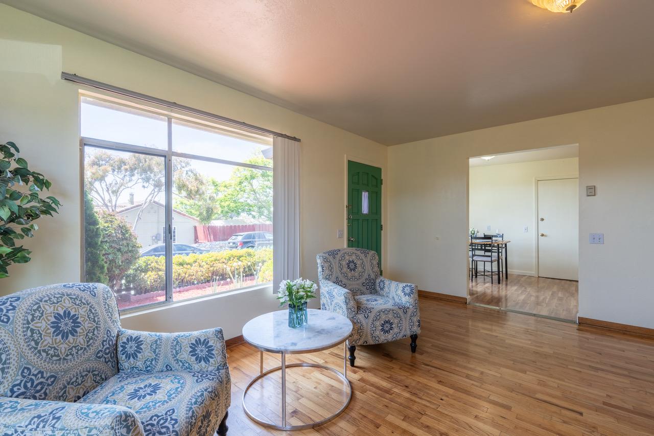 Detail Gallery Image 3 of 20 For 1700 Luxton St, Seaside,  CA 93955 - 2 Beds | 1 Baths