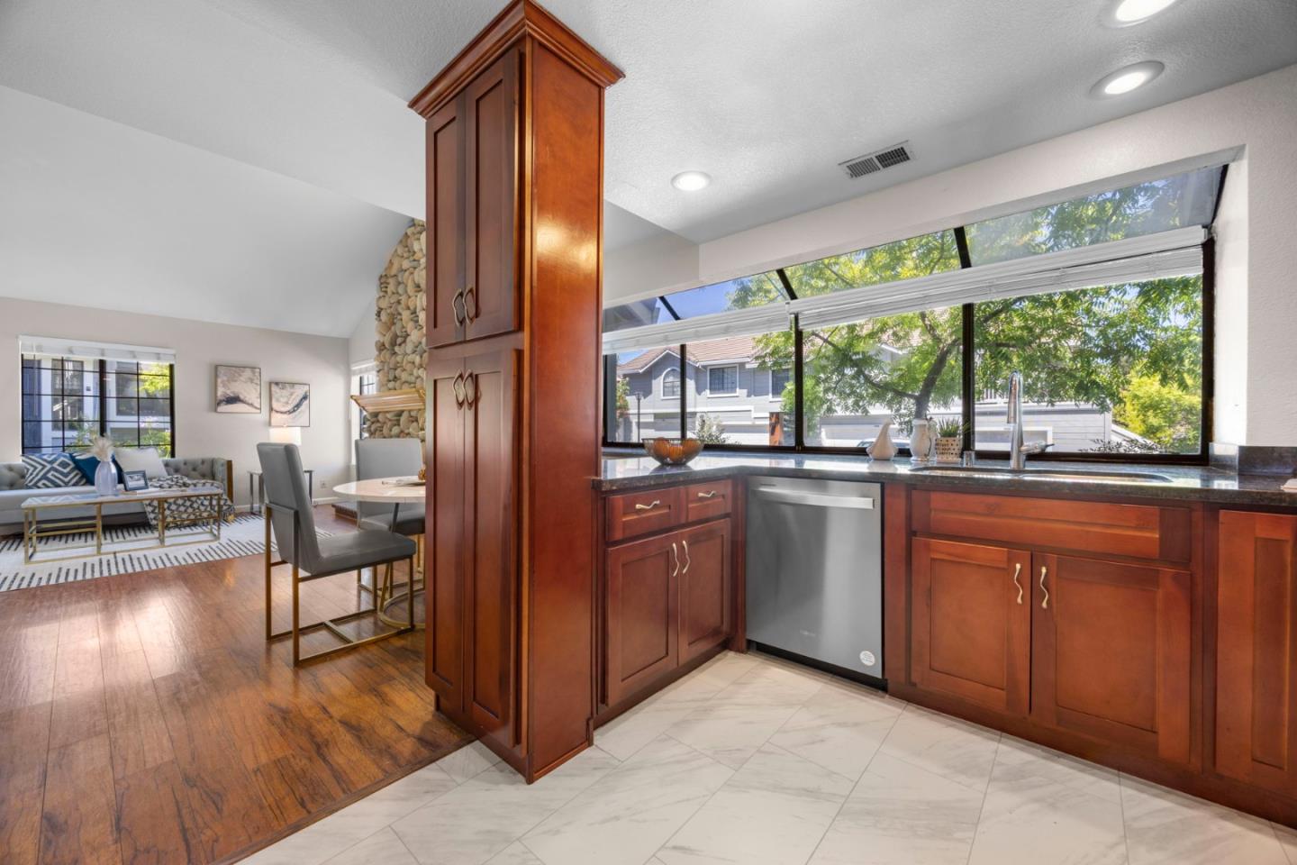 Detail Gallery Image 11 of 40 For 2784 Buena Point Ct, San Jose,  CA 95121 - 3 Beds | 2 Baths