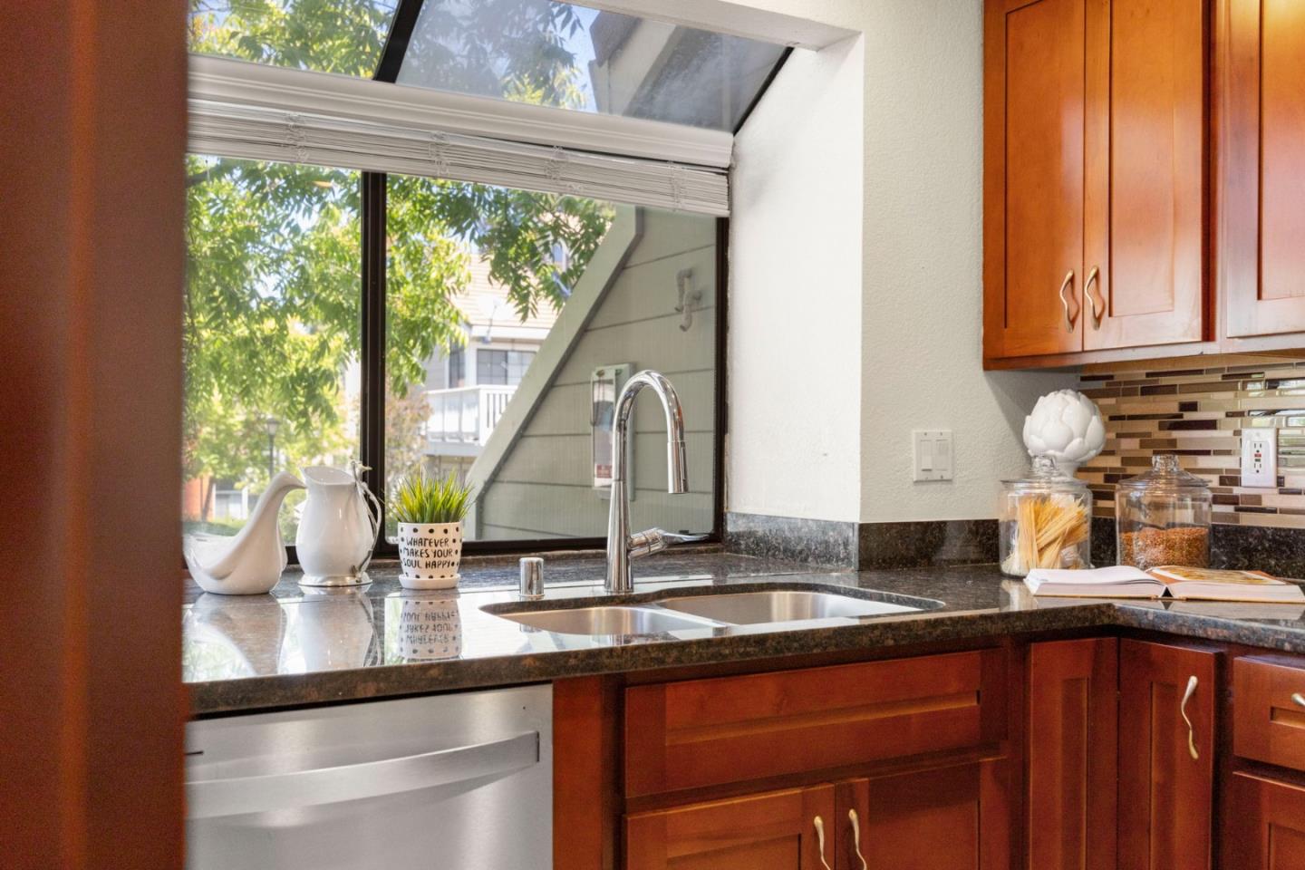 Detail Gallery Image 14 of 40 For 2784 Buena Point Ct, San Jose,  CA 95121 - 3 Beds | 2 Baths