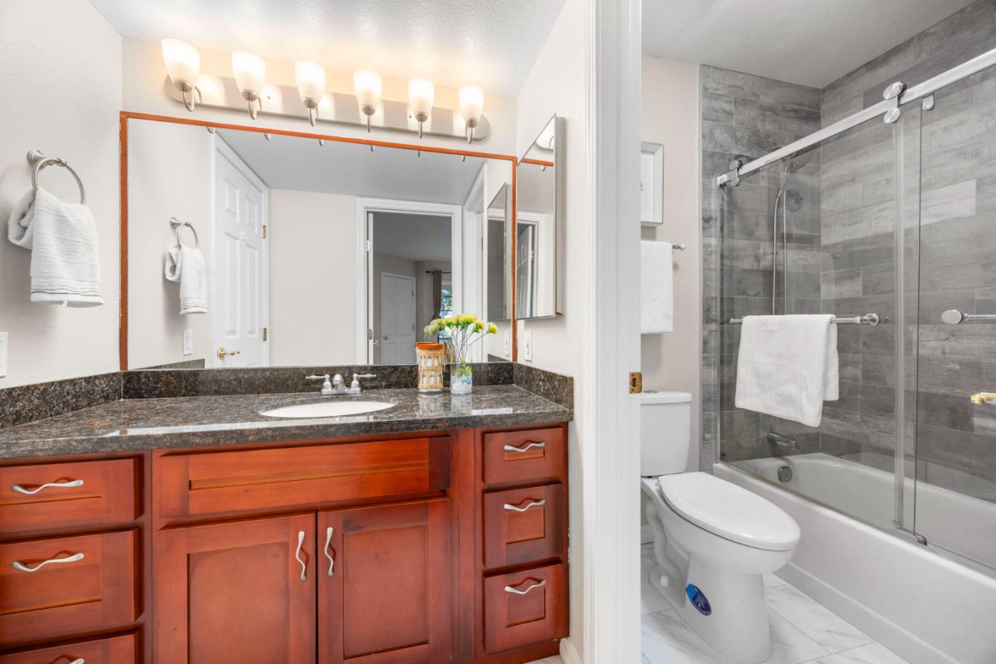 Detail Gallery Image 20 of 40 For 2784 Buena Point Ct, San Jose,  CA 95121 - 3 Beds | 2 Baths