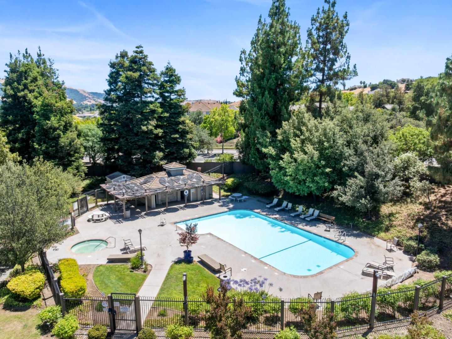 Detail Gallery Image 34 of 40 For 2784 Buena Point Ct, San Jose,  CA 95121 - 3 Beds | 2 Baths