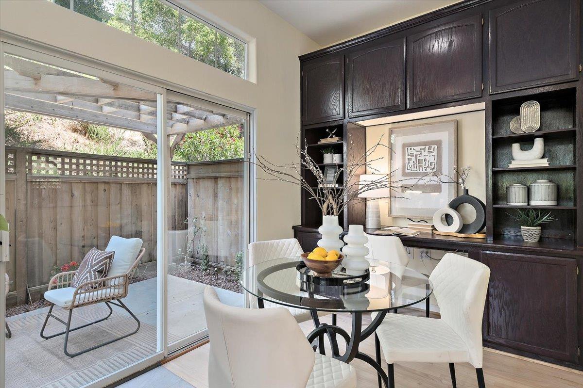 Detail Gallery Image 13 of 47 For 14 Arroyo View Cir, Belmont,  CA 94002 - 3 Beds | 2/1 Baths