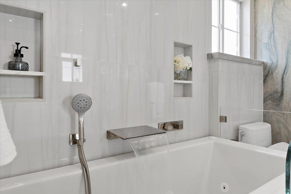 Detail Gallery Image 23 of 47 For 14 Arroyo View Cir, Belmont,  CA 94002 - 3 Beds | 2/1 Baths