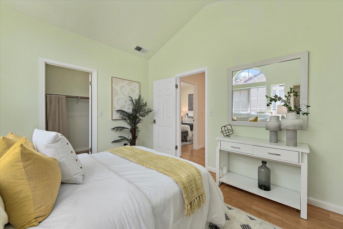 Detail Gallery Image 27 of 47 For 14 Arroyo View Cir, Belmont,  CA 94002 - 3 Beds | 2/1 Baths