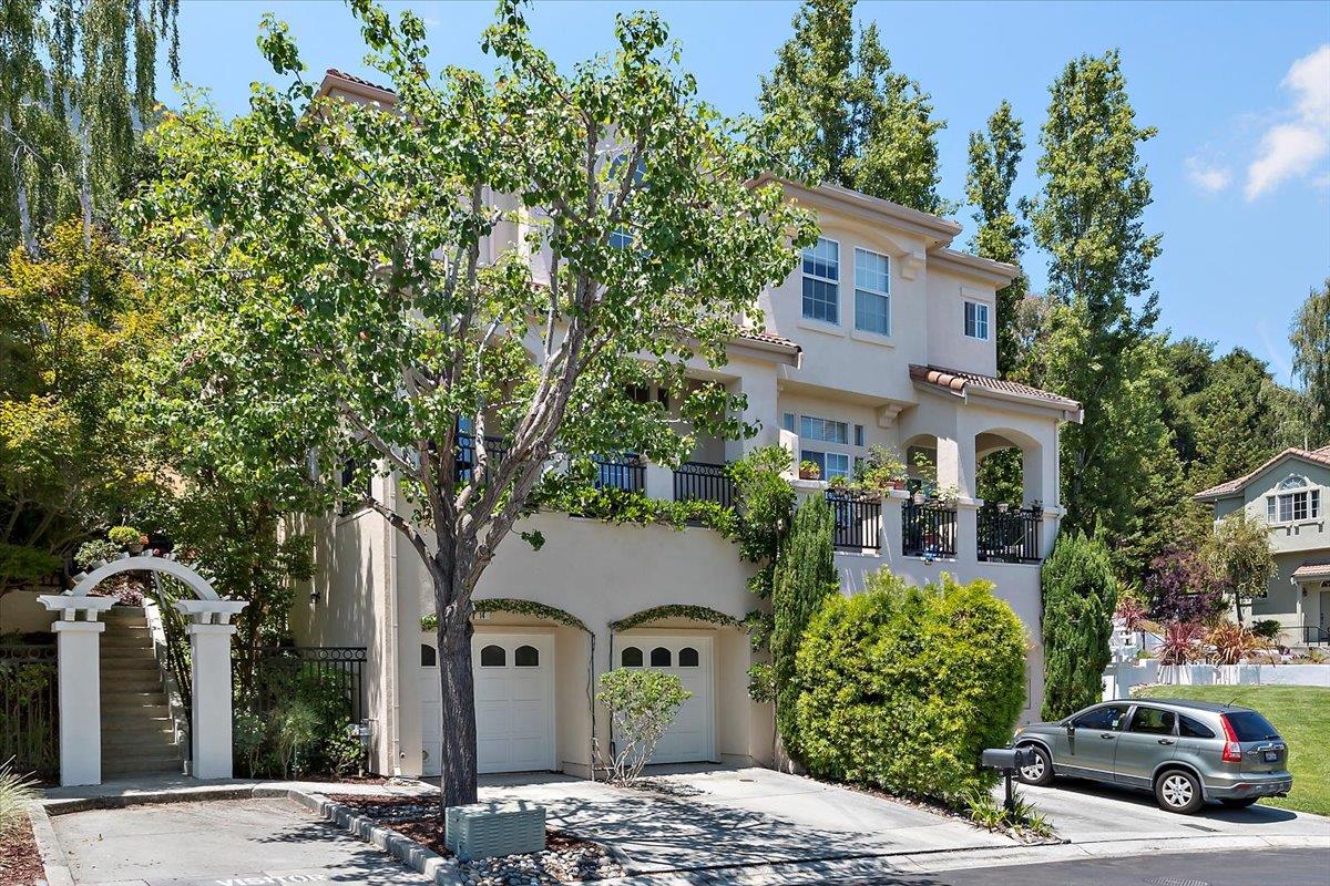 Detail Gallery Image 33 of 47 For 14 Arroyo View Cir, Belmont,  CA 94002 - 3 Beds | 2/1 Baths