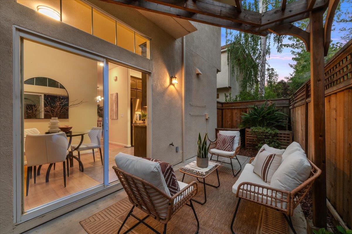 Detail Gallery Image 34 of 47 For 14 Arroyo View Cir, Belmont,  CA 94002 - 3 Beds | 2/1 Baths