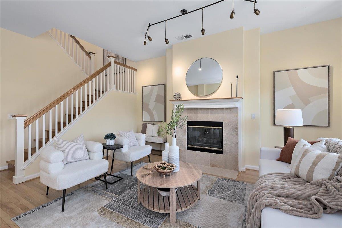 Detail Gallery Image 9 of 47 For 14 Arroyo View Cir, Belmont,  CA 94002 - 3 Beds | 2/1 Baths