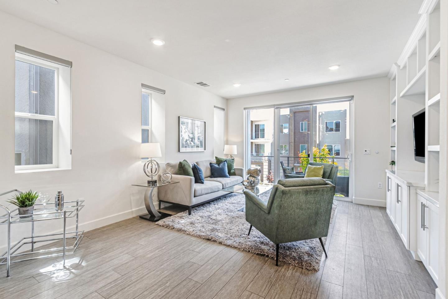 Detail Gallery Image 11 of 39 For 142 Agustin Narvaez St, San Jose,  CA 95136 - 4 Beds | 3/1 Baths