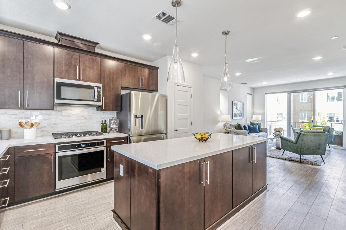 Detail Gallery Image 15 of 39 For 142 Agustin Narvaez St, San Jose,  CA 95136 - 4 Beds | 3/1 Baths