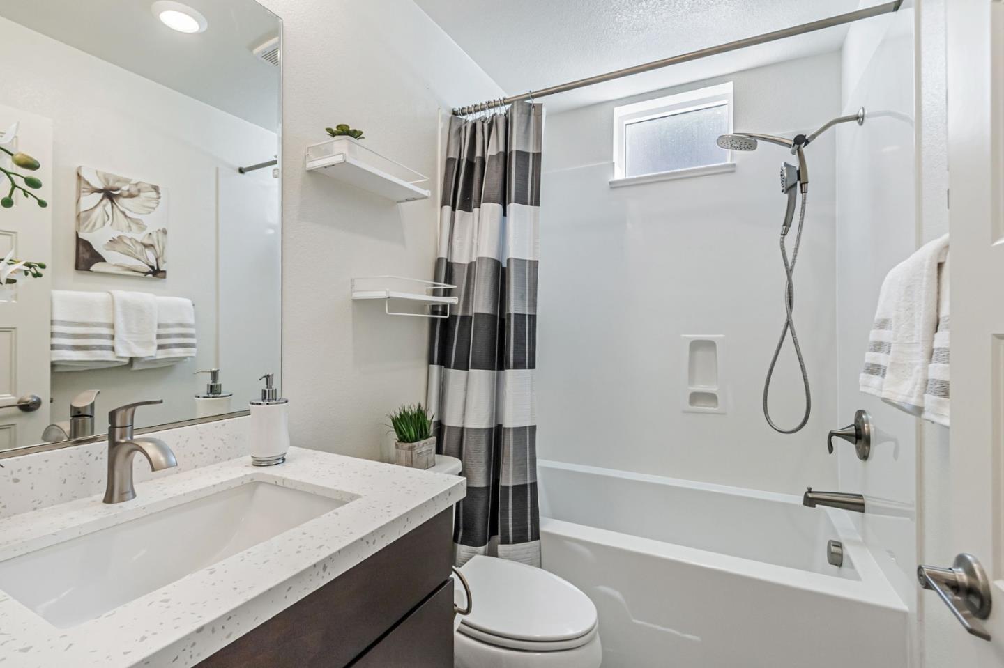 Detail Gallery Image 26 of 39 For 142 Agustin Narvaez St, San Jose,  CA 95136 - 4 Beds | 3/1 Baths