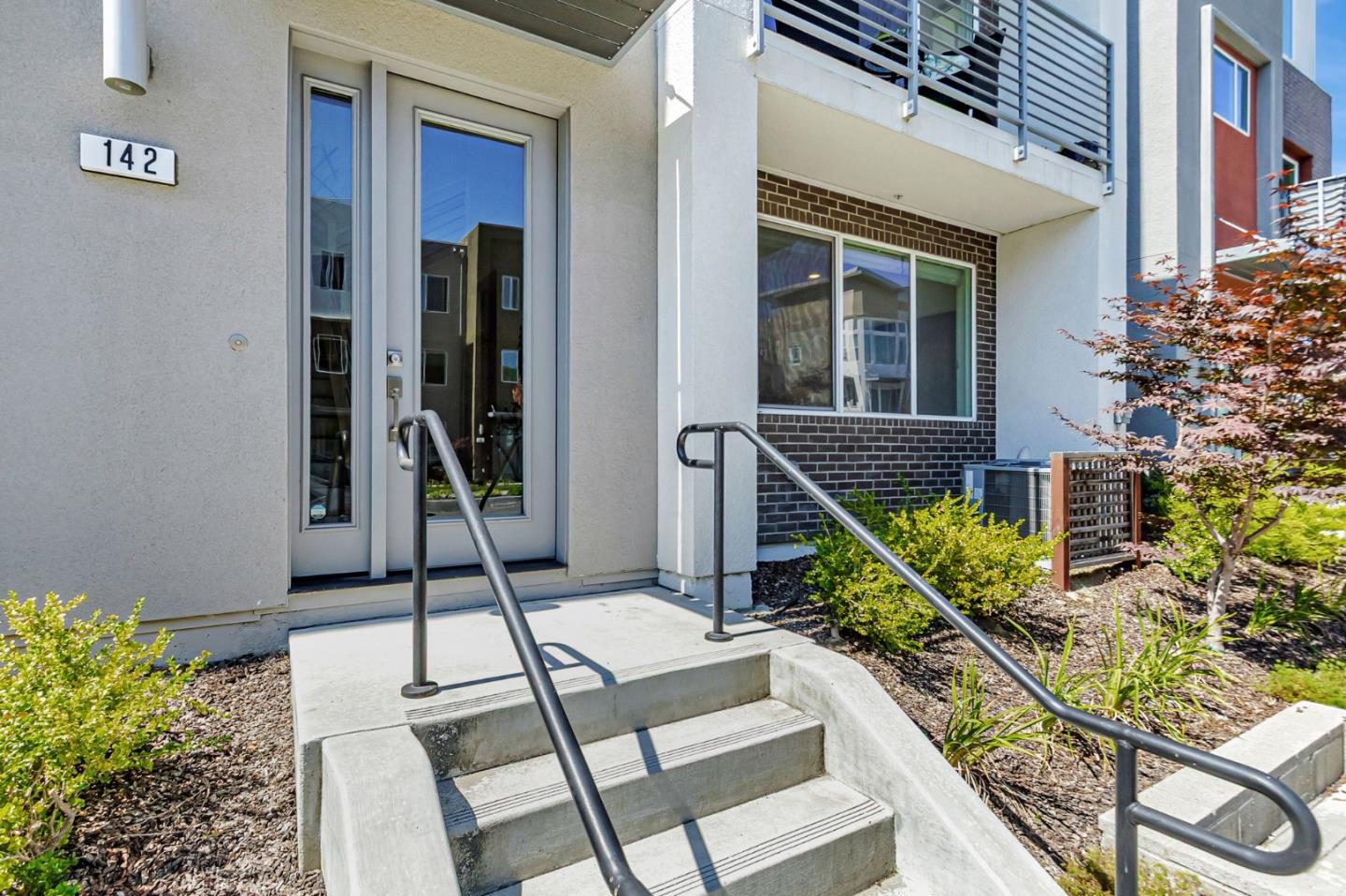 Detail Gallery Image 3 of 39 For 142 Agustin Narvaez St, San Jose,  CA 95136 - 4 Beds | 3/1 Baths