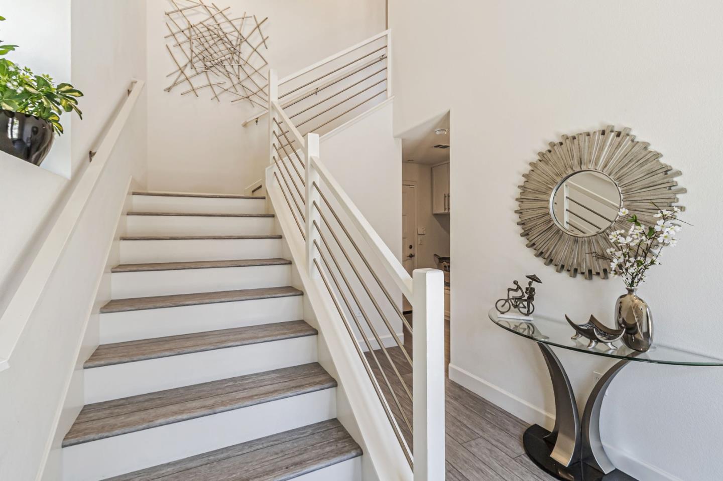 Detail Gallery Image 5 of 39 For 142 Agustin Narvaez St, San Jose,  CA 95136 - 4 Beds | 3/1 Baths